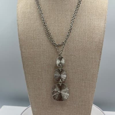 VTG Silver Tone Graduated Triple Tier Black Cabochon Statement Pendant Necklace - Thumbnail 4