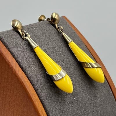Vintage MCM Yellow Enamel Teardrop Screw Back Earrings – Silver Tone Mod Dangles - Thumbnail 2