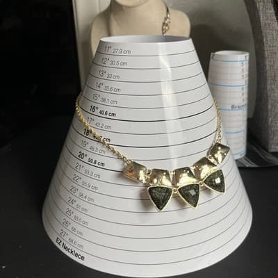 VTG Gold Tone Geometric Bib Necklace Black Triangle Statement Pendant Fashion - Thumbnail 7