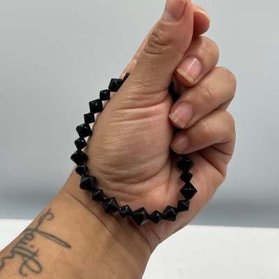 Vintage Black Bead Stretch Bracelet - Modern Bicone Faceted Bead Jewelry Gift - Thumbnail 3