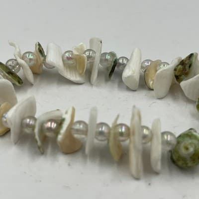 Vintage Natural Seashell Beaded Bracelet White Green Nautical Beach Jewelry - Thumbnail 2