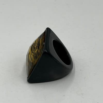 Vintage Chunky Black Acrylic Lucite Cocktail Ring Tiger Stripe Square Faceted - Thumbnail 3