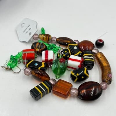 Artisan Handcrafted Glass Jewelry Set Green Cactus Earrings Amber Beads Necklace - Thumbnail 2