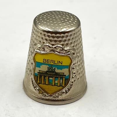 Vintage Berlin Brandenburg Gate Silver Tone Collectible Thimble Travel Souvenir - Thumbnail 2