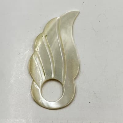 7pc Natural Mother of Pearl Jewelry Set - Carved Wing, Scallop, & Painted Shells - Thumbnail 13