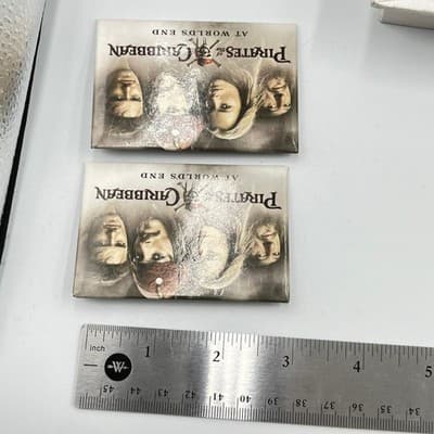 Vintage Movie Promo Pin Set Tomb Raider Pocahontas Pirates of the Caribbean Rare - Thumbnail 11