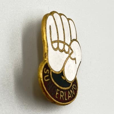 Vintage Sunderland Enamel Pin, Gold-Tone White Hand Badge, British Heritage Gift - Thumbnail 2