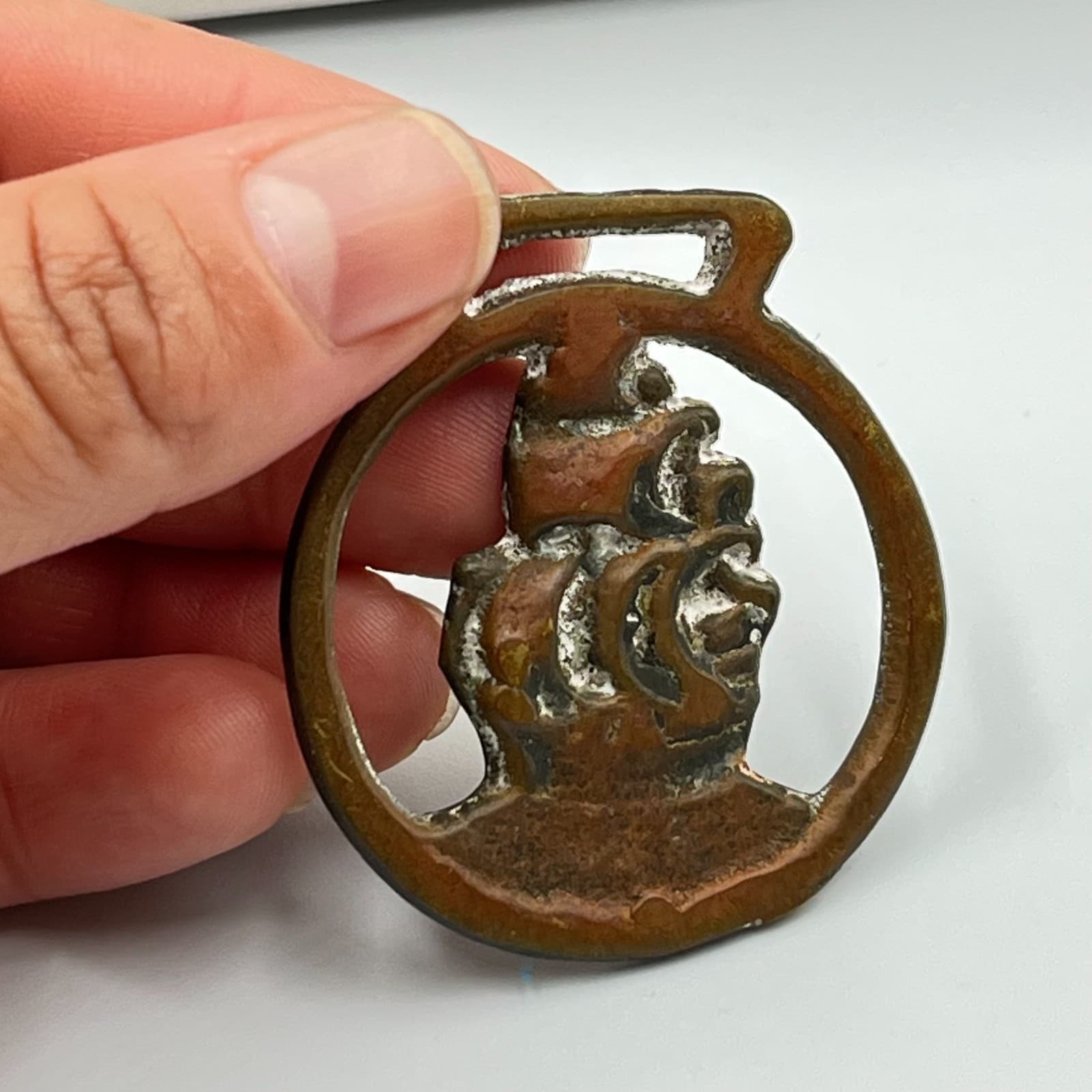 VTG Antique Brass Tone Oxide Metal Nautical Galleon Ship Horse Medallion Pendant - Thumbnail 5