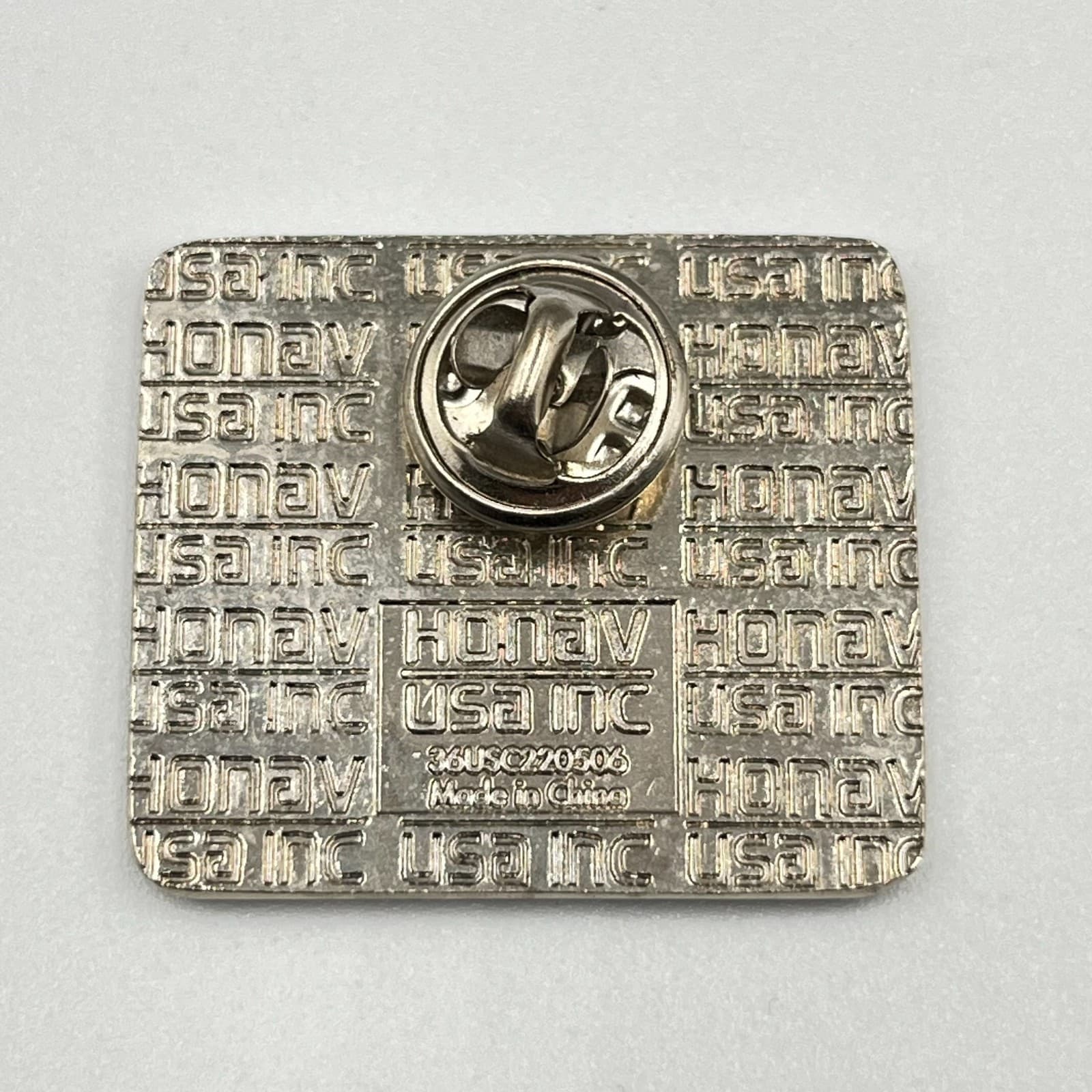 United Airlines Team USA Olympics Lapel Pin Proud to Fly Silver Tone Enamel - Thumbnail 3