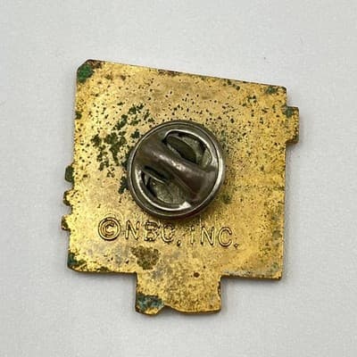 Vintage NBC TV Promo Pin Let's All Be There Gold Tone Enamel Peacock Logo Badge - Thumbnail 4