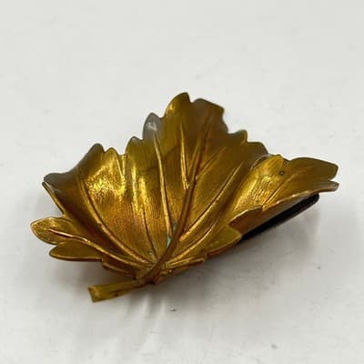 VTG Gold Tone Maple Leaf Scarf Clip Brooch Autumn Botanical Jewelry Accessory - Thumbnail 2