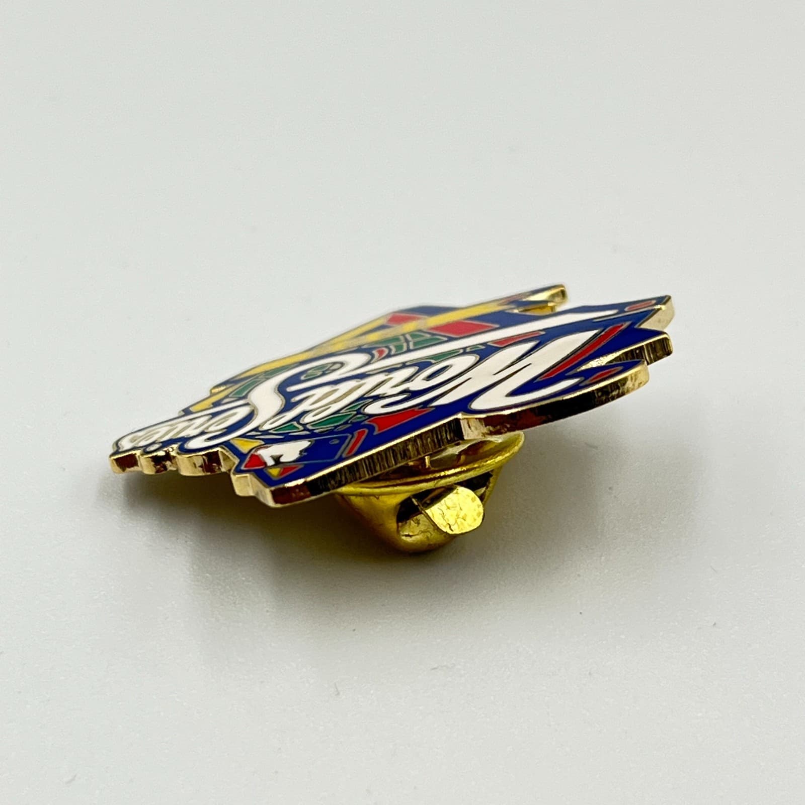 VTG 1998 World Series MLB Baseball Lapel Pin Enamel Gold Tone Sports Memorabilia - Thumbnail 3
