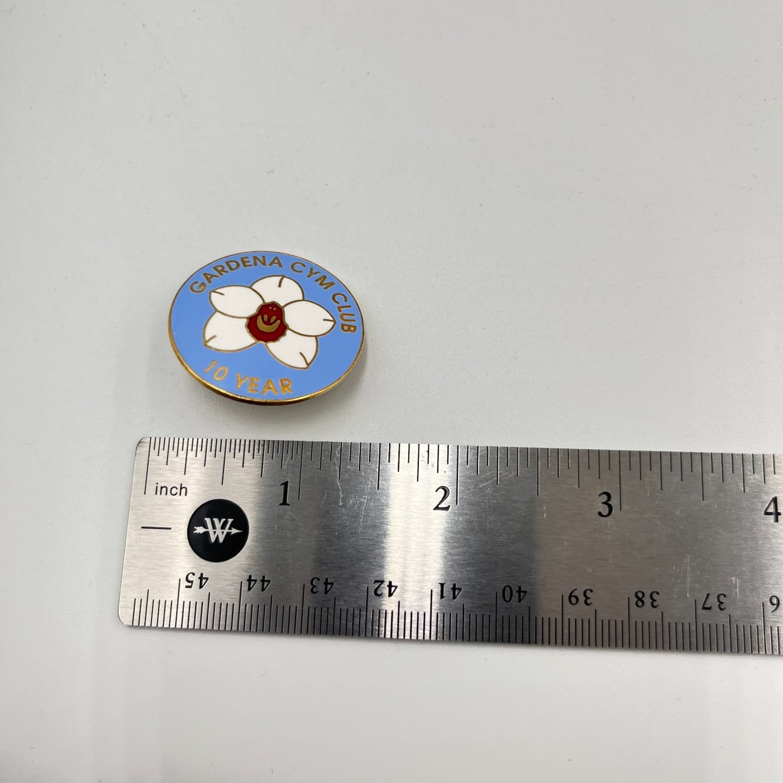 Vintage Gardena Cym Club 10 Year Service Pin Gold Tone Enamel Flower Lapel Hat - Thumbnail 2