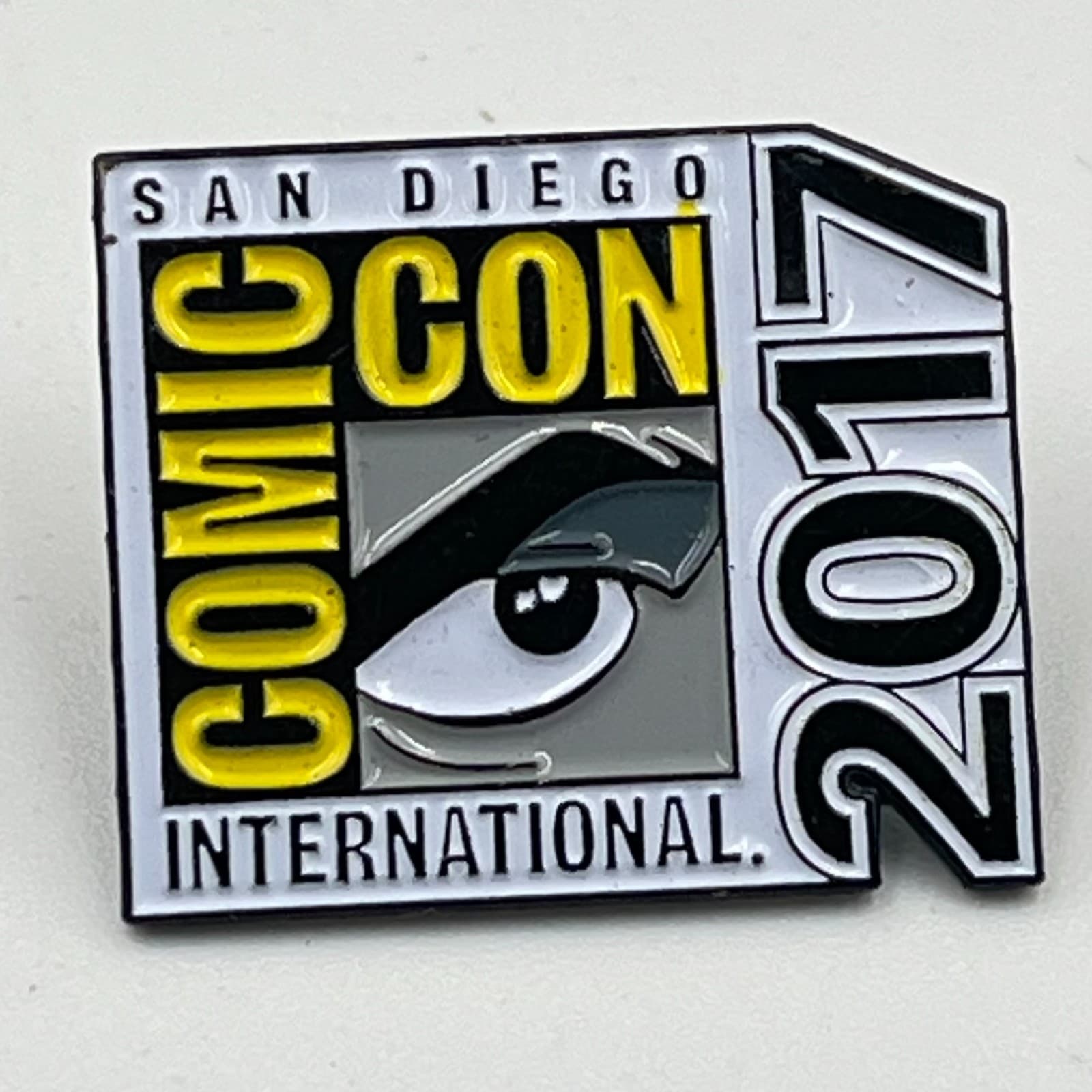 Official San Diego Comic-Con SDCC 2017 Logo Pin Enamel International Lapel Hat - Thumbnail 3