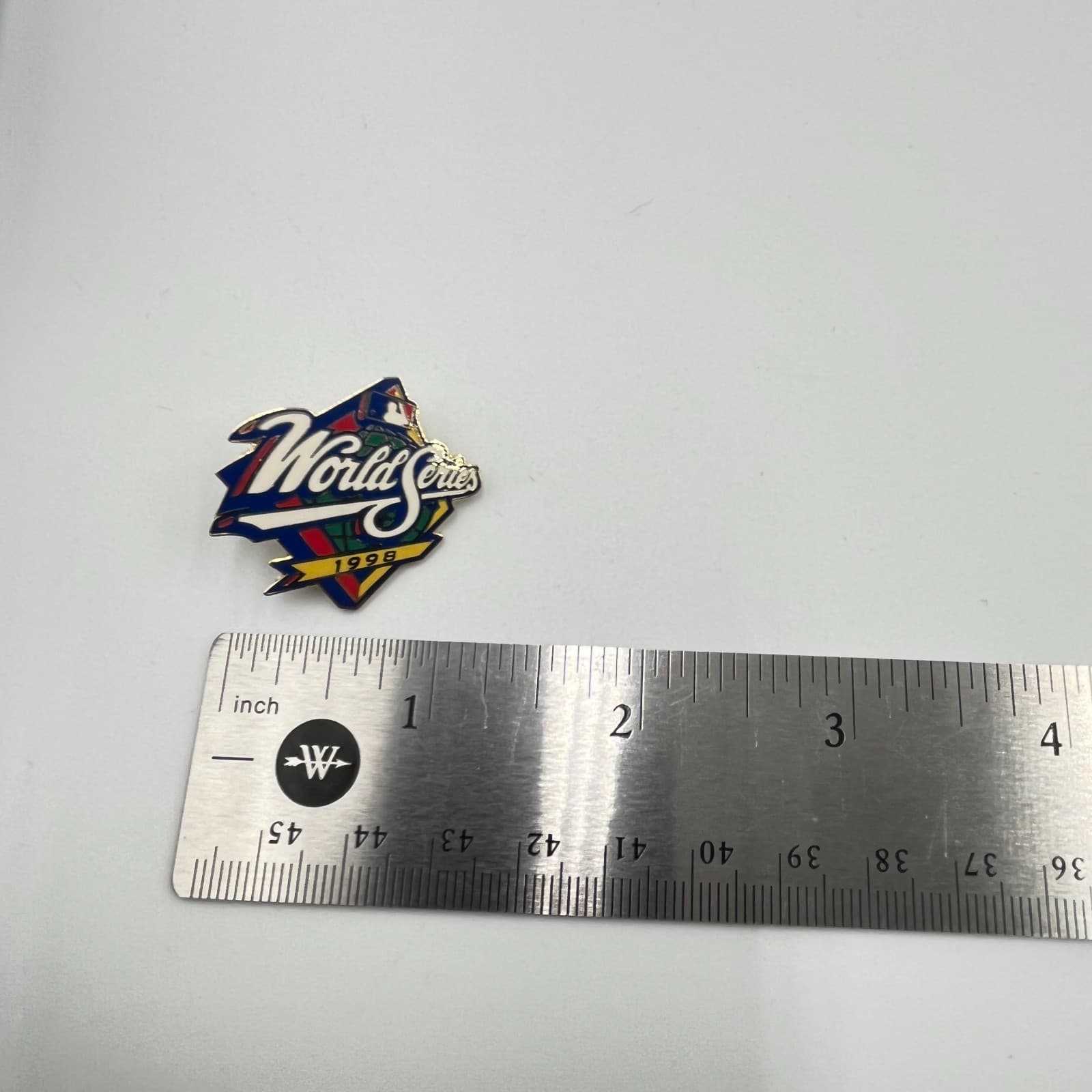 VTG 1998 World Series MLB Baseball Lapel Pin Enamel Gold Tone Sports Memorabilia - Thumbnail 5