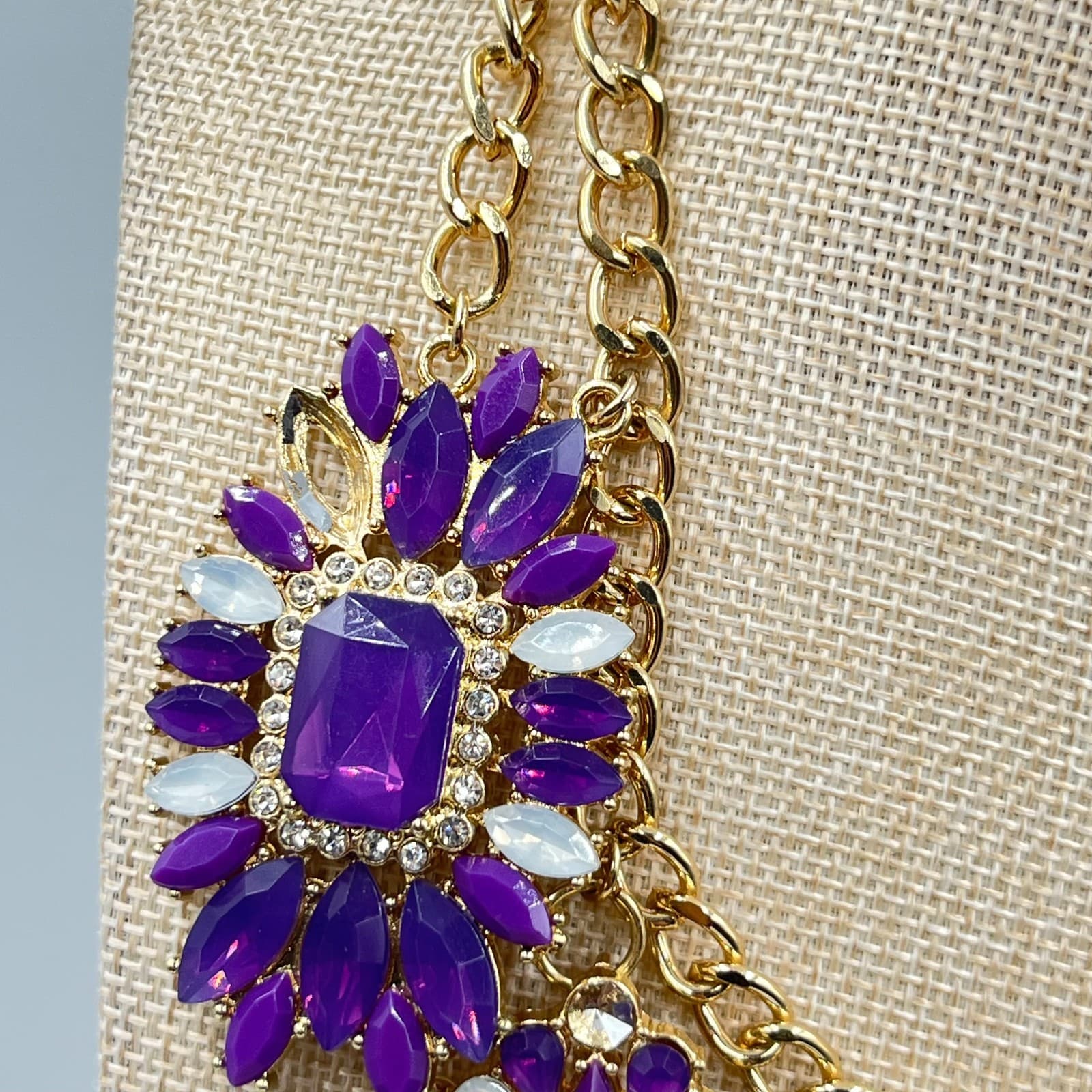 VTG Retro Gold Tone Purple Resin Gem Statement Bib Necklace Regal Floral Cluster - Thumbnail 2