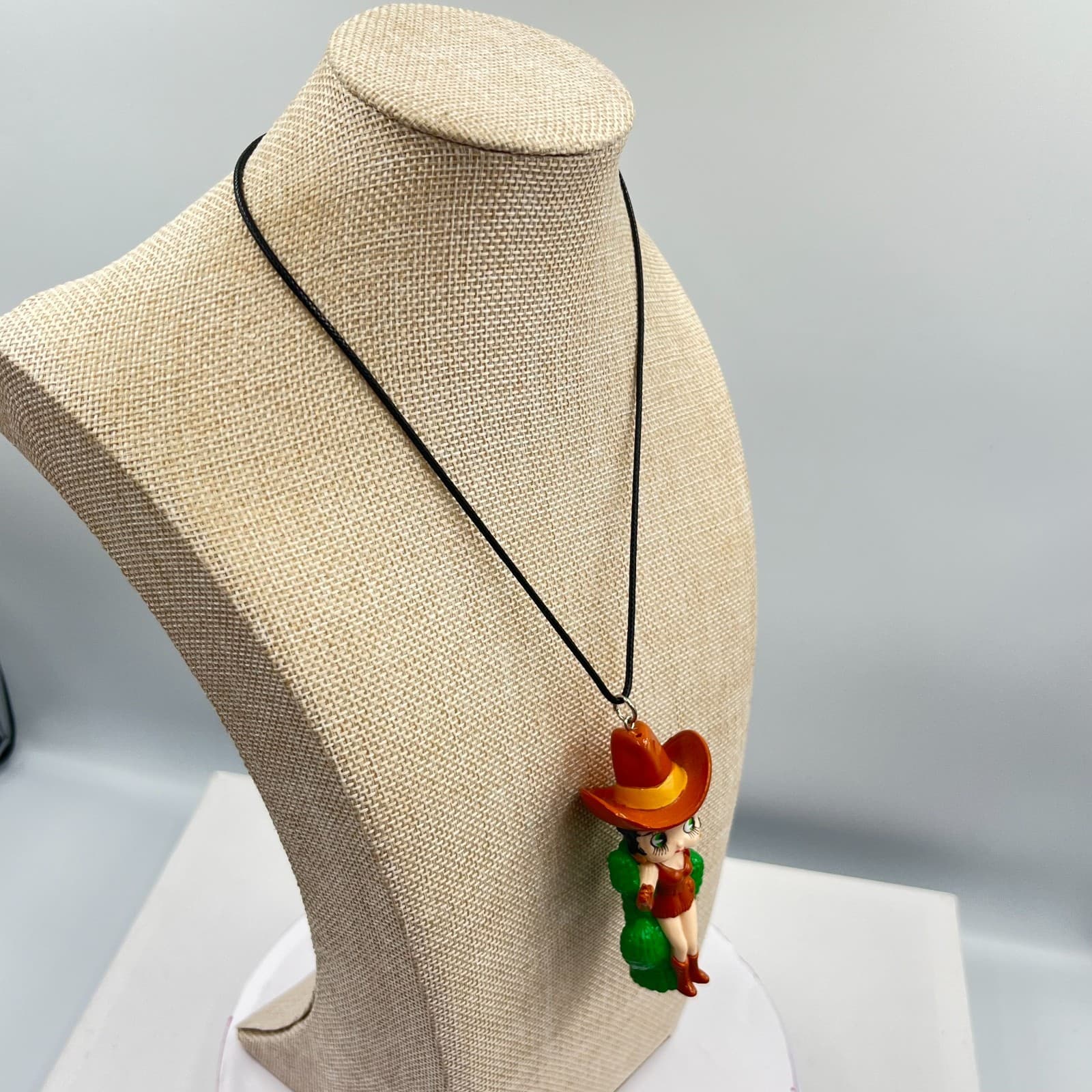 Vintage Style Betty Boop Cowgirl Cactus Pendant Necklace Retro Resin Jewelry - Thumbnail 7