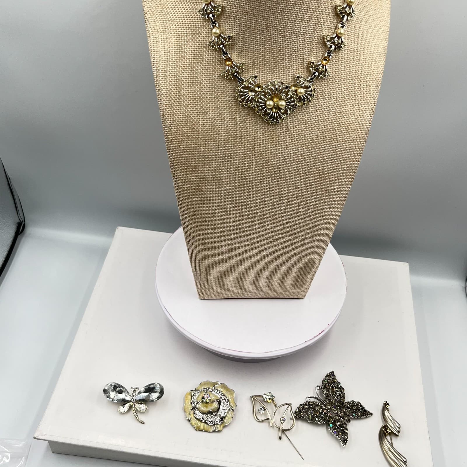 Vintage Silver Tone Jewelry Lot: Pearl Statement Necklace & 5 Designer Brooches - Thumbnail 14