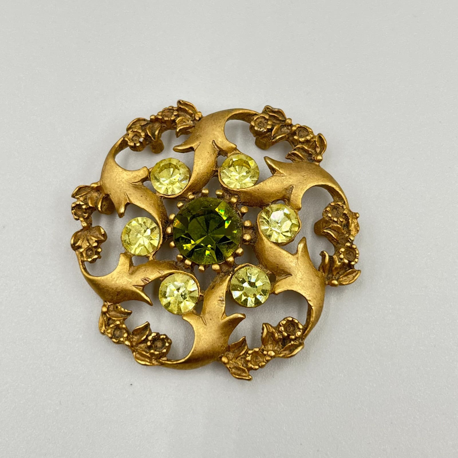 Vintage Retro Estate Brooch Set Jesus Head Crest Floral Peridot Rhinestone Gold - Thumbnail 8