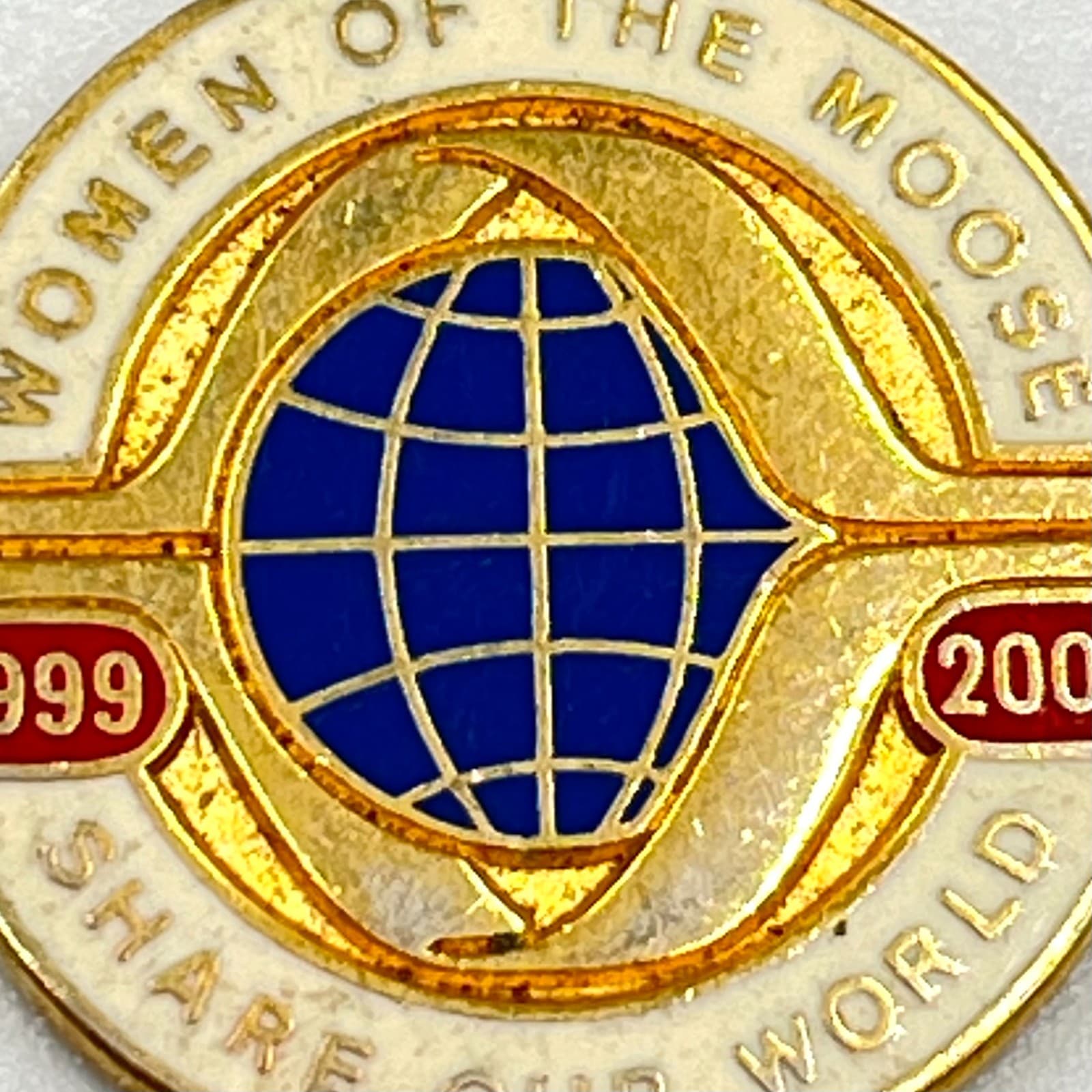 VTG Women of the Moose 1999-2000 Share Our World Globe Pendant Charm Gold Tone - Thumbnail 2