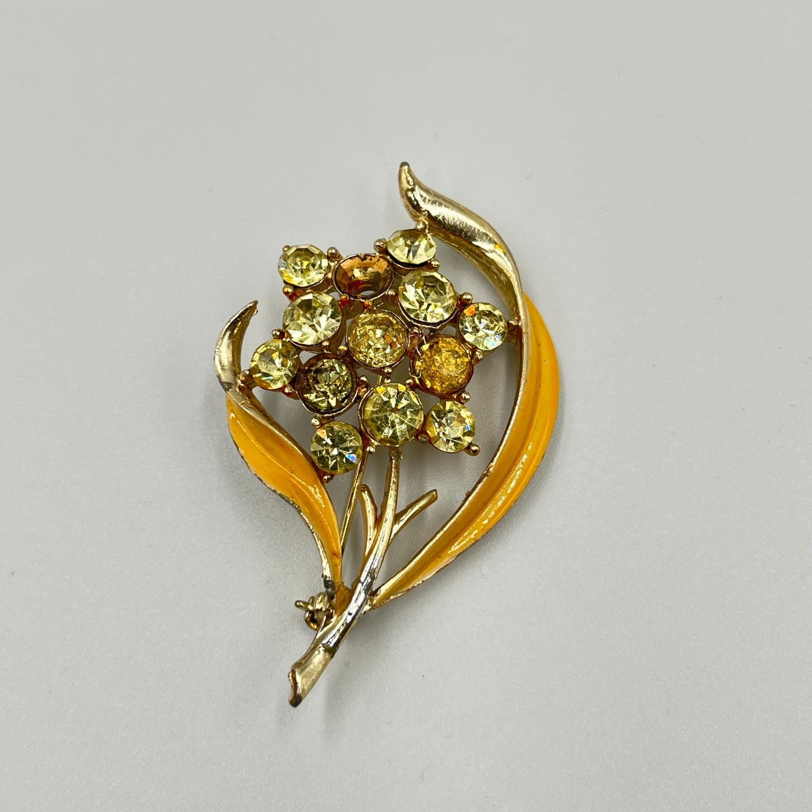 Vintage Retro Estate Brooch Set Jesus Head Crest Floral Peridot Rhinestone Gold - Thumbnail 6