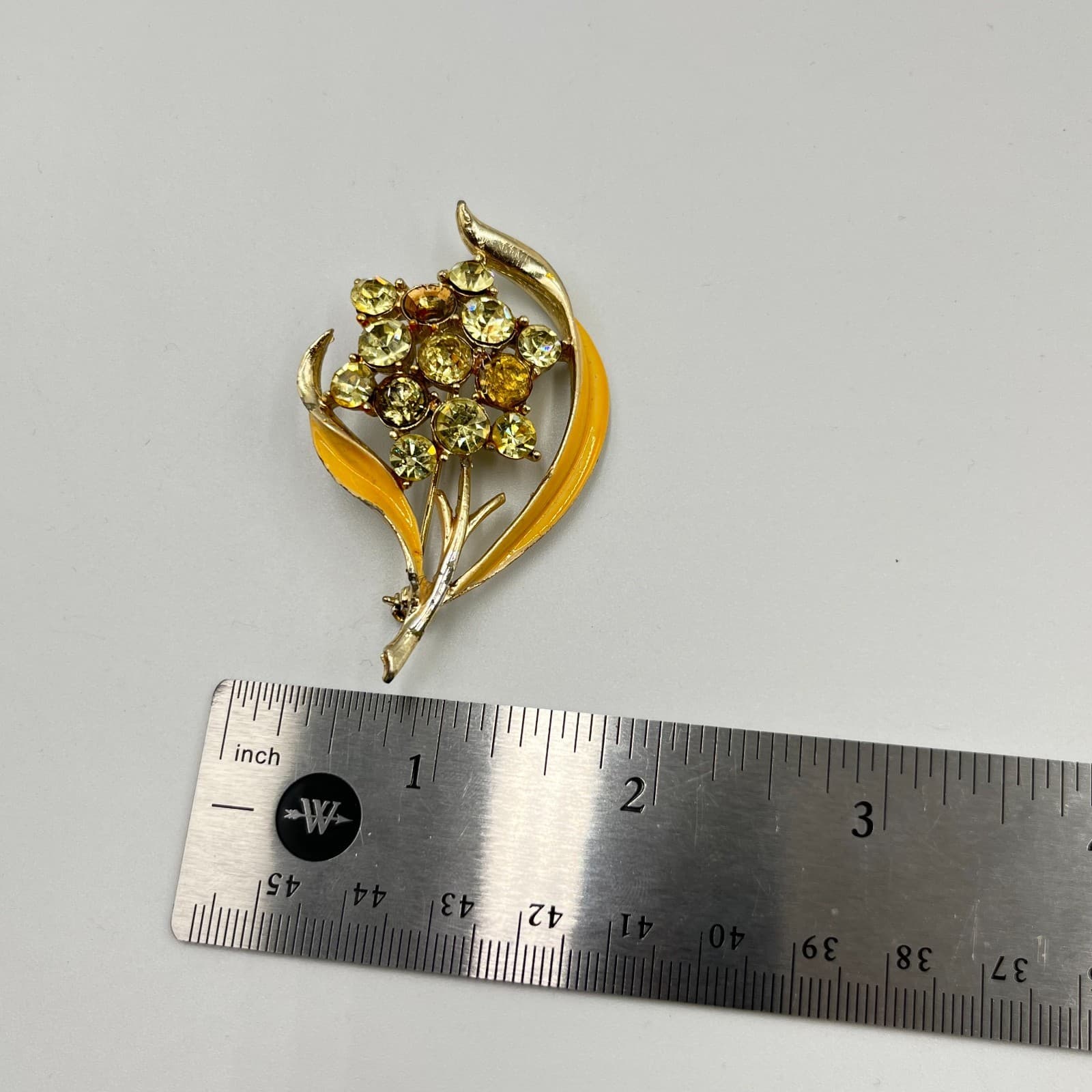 Vintage Retro Estate Brooch Set Jesus Head Crest Floral Peridot Rhinestone Gold - Thumbnail 7