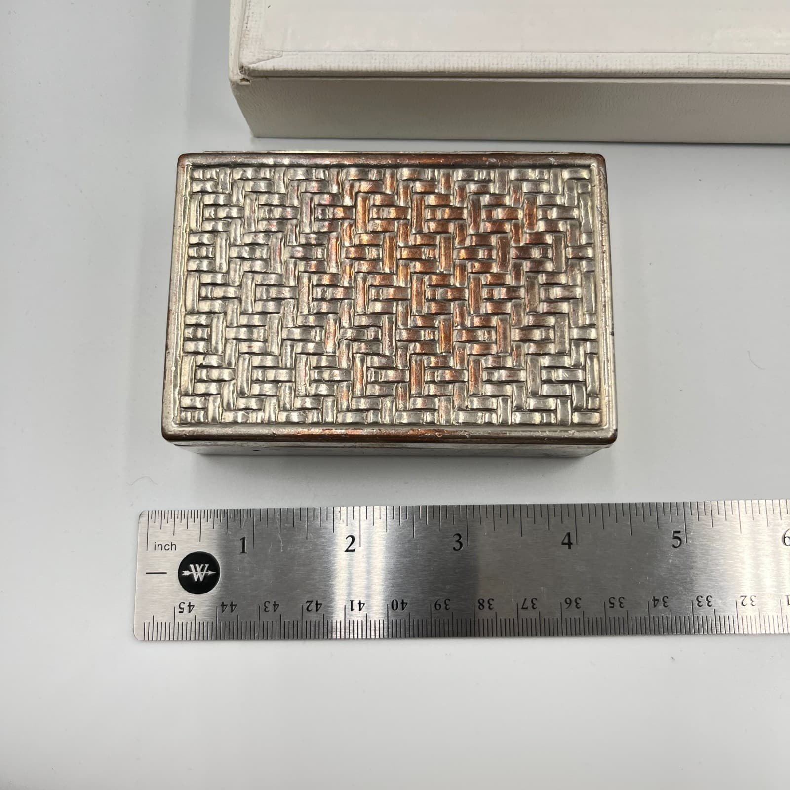 Vintage Basketweave Silver Tone Trinket Jewelry Box Retro Textured Metal Case - Thumbnail 7