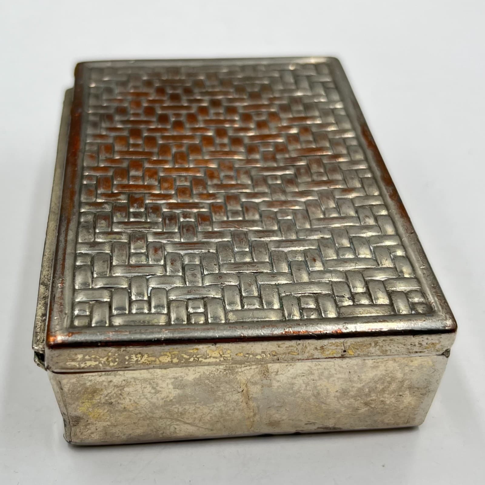 Vintage Basketweave Silver Tone Trinket Jewelry Box Retro Textured Metal Case - Thumbnail 2