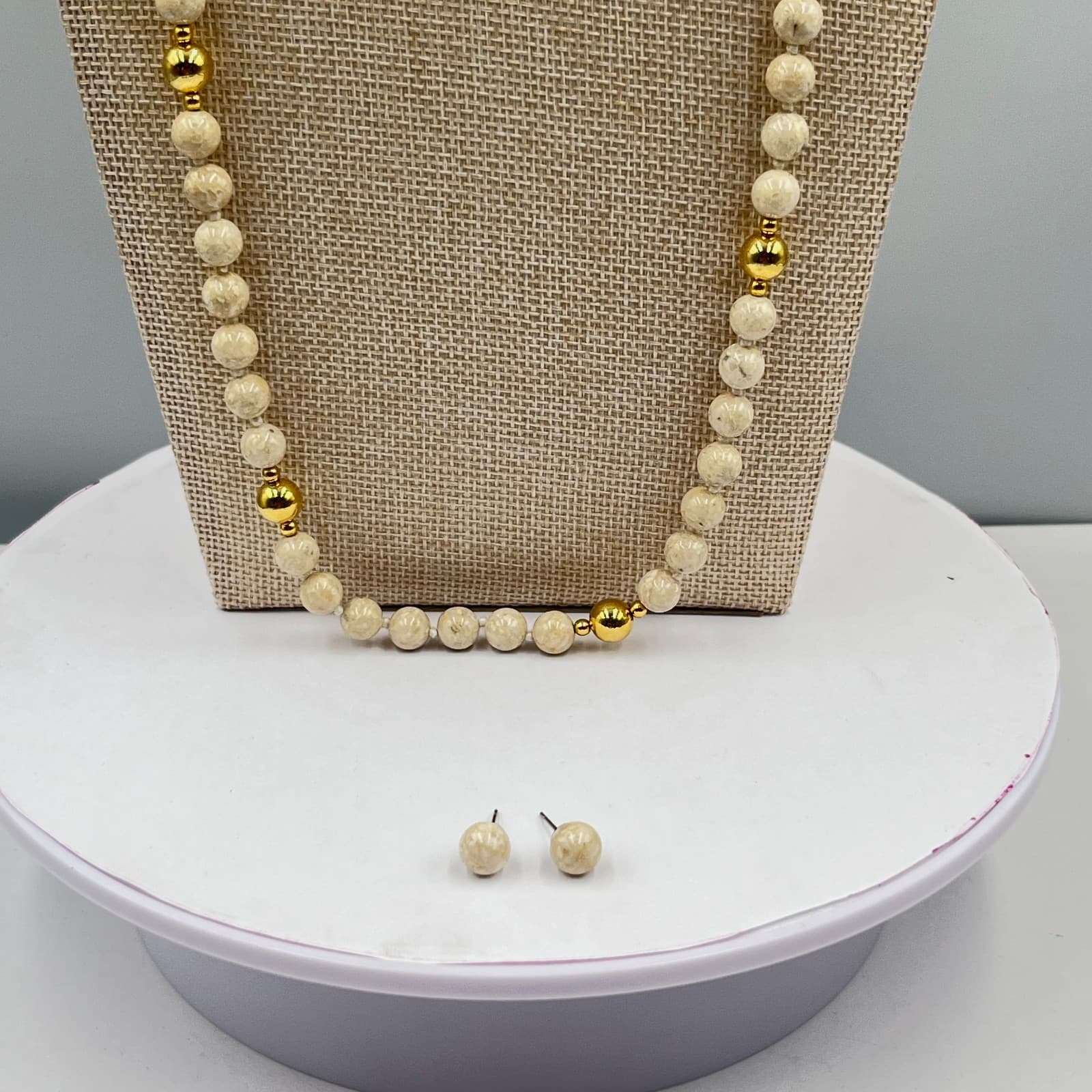 Vintage Retro Cream Marbled Beaded Necklace & Stud Earring Set Gold Tone Accent - Thumbnail 4