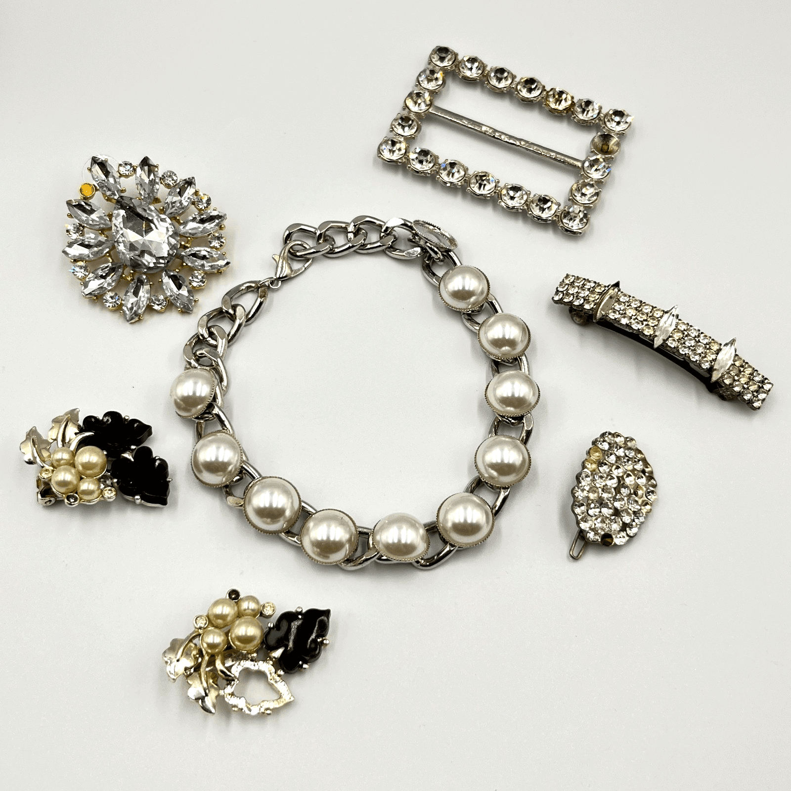 Vintage Estate 7pc Jewelry Set Clear Crystal Faux Pearl Hair Clips Brooches Y2K