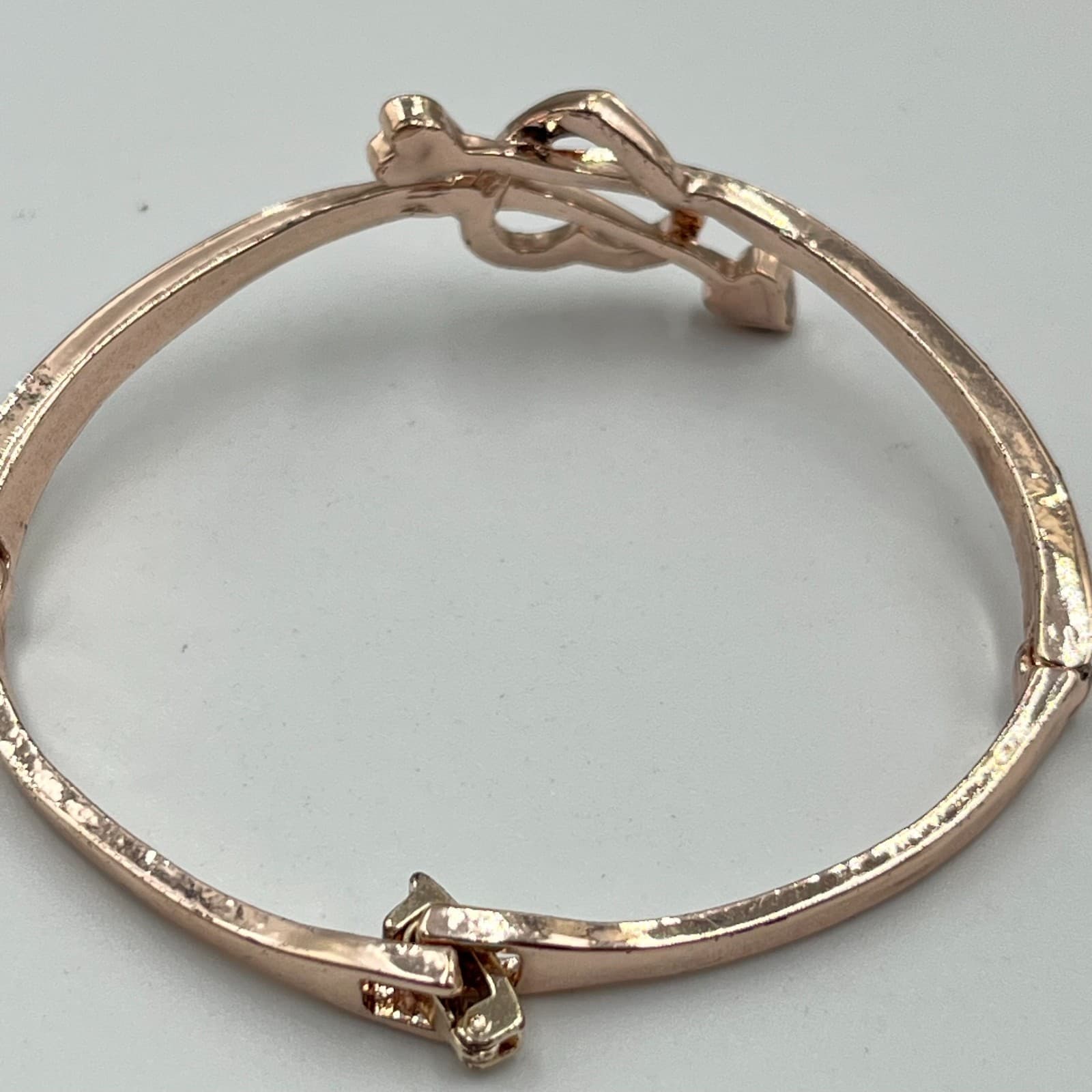 Vintage Rose Gold Tone Heart & Arrow Bangle Bracelet Rhinestone Y2K Romantic - Thumbnail 4