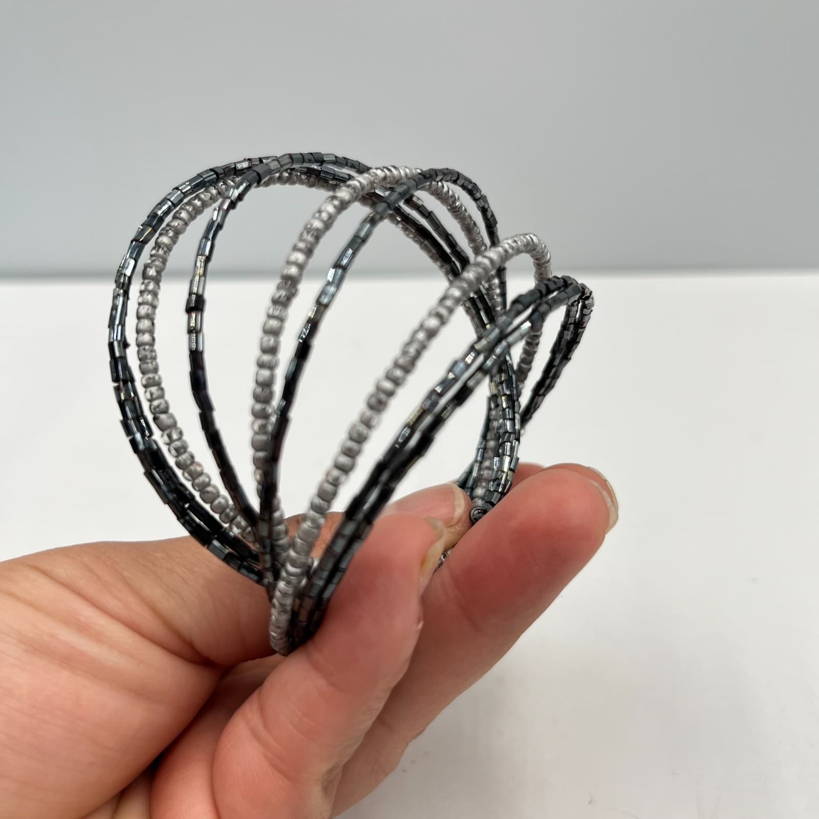 Vintage Y2K Silver & Gunmetal Gray Multi-Strand Seed Bead Memory Wire Bracelet - Thumbnail 4