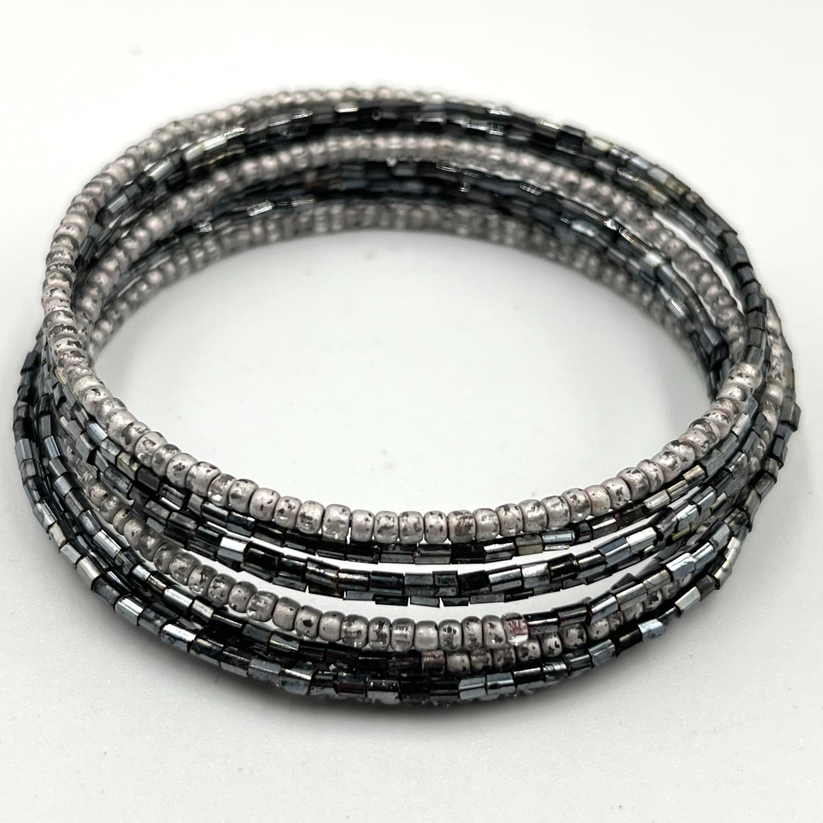 Vintage Y2K Silver & Gunmetal Gray Multi-Strand Seed Bead Memory Wire Bracelet - Thumbnail 2