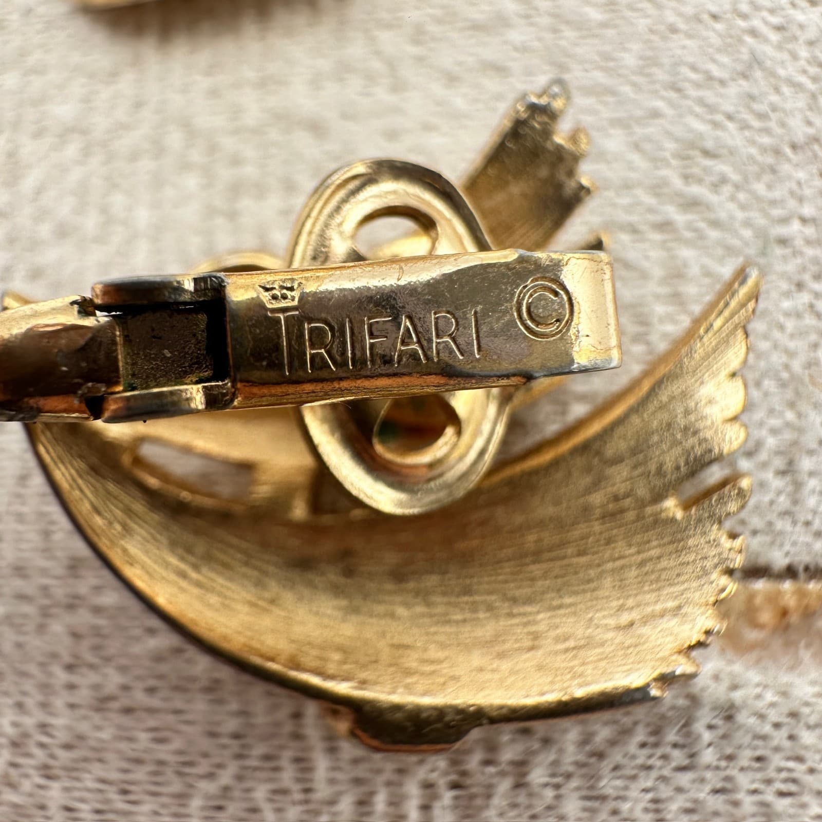 Vintage Trifari Gold-Tone Abstract Design Large Pierced Wing Clip-On Earrings - Thumbnail 7