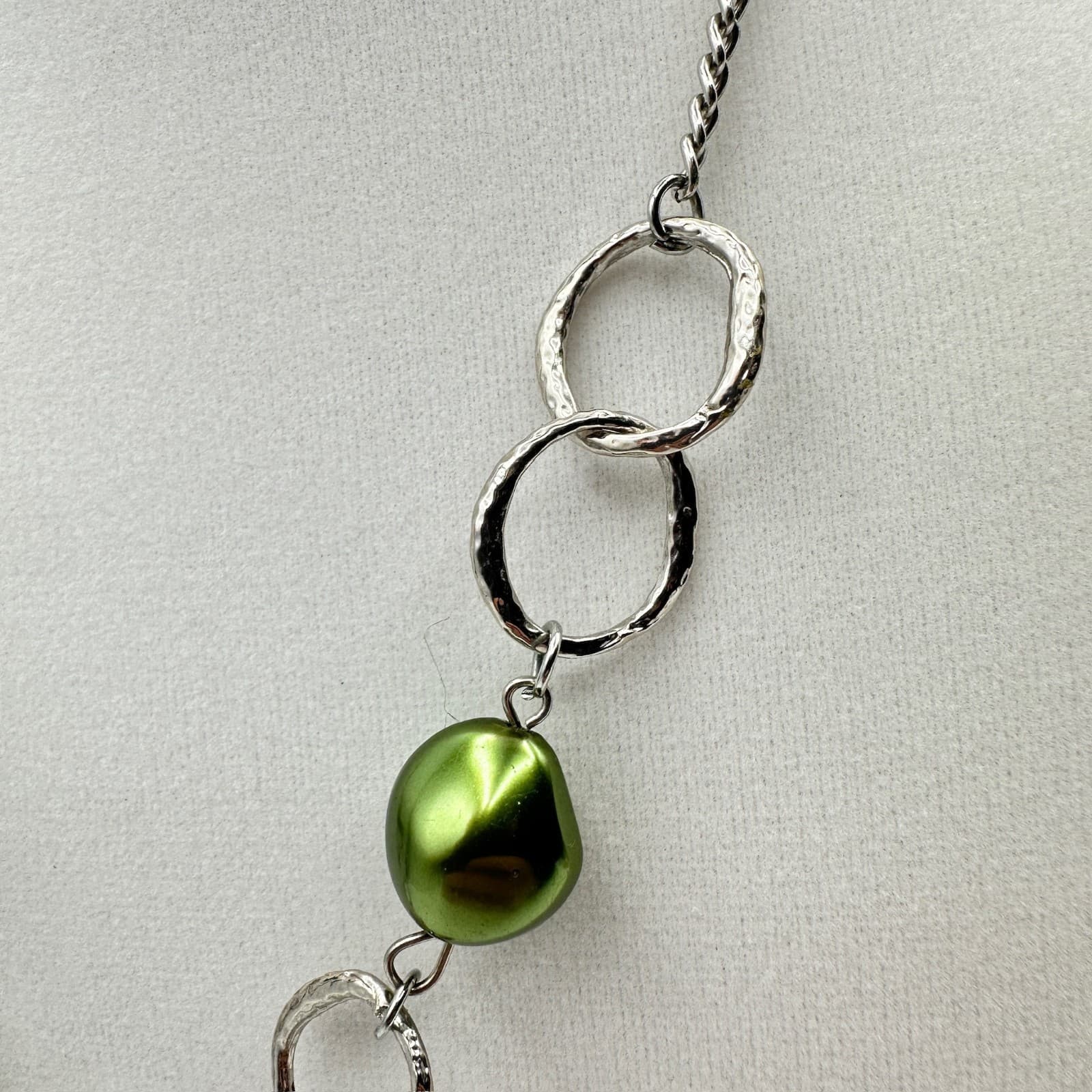 Vintage Silver-Tone Green Beaded Intertwined Lead Role Necklace Earrings Set - Thumbnail 9