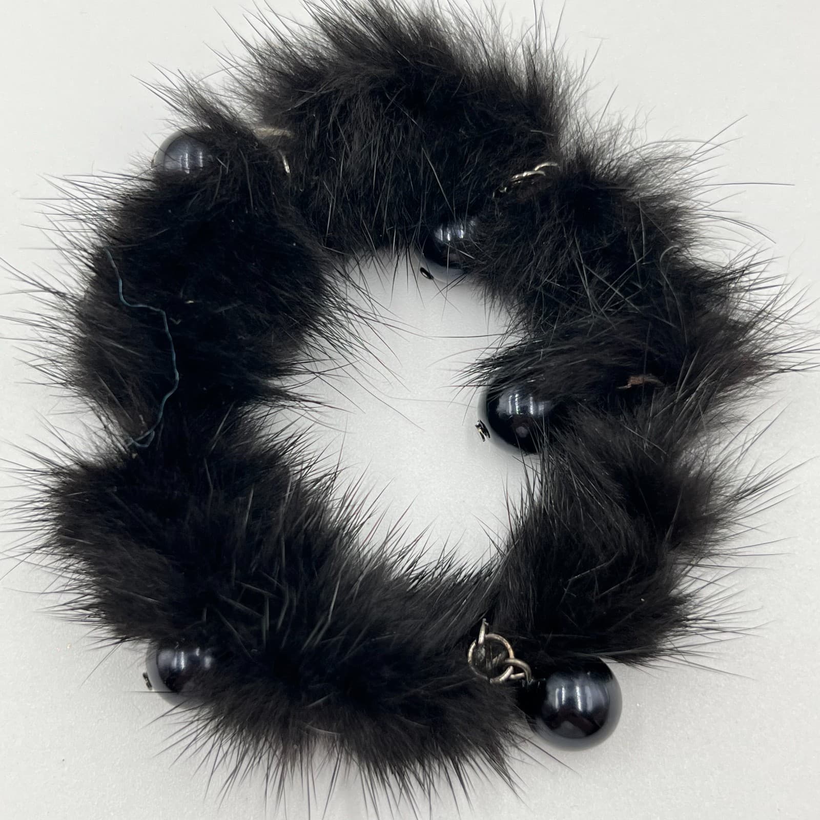 Vintage Y2K Glam Faux Fur & Black Pearl Stretch Bracelet Set Retro Goth 2pc