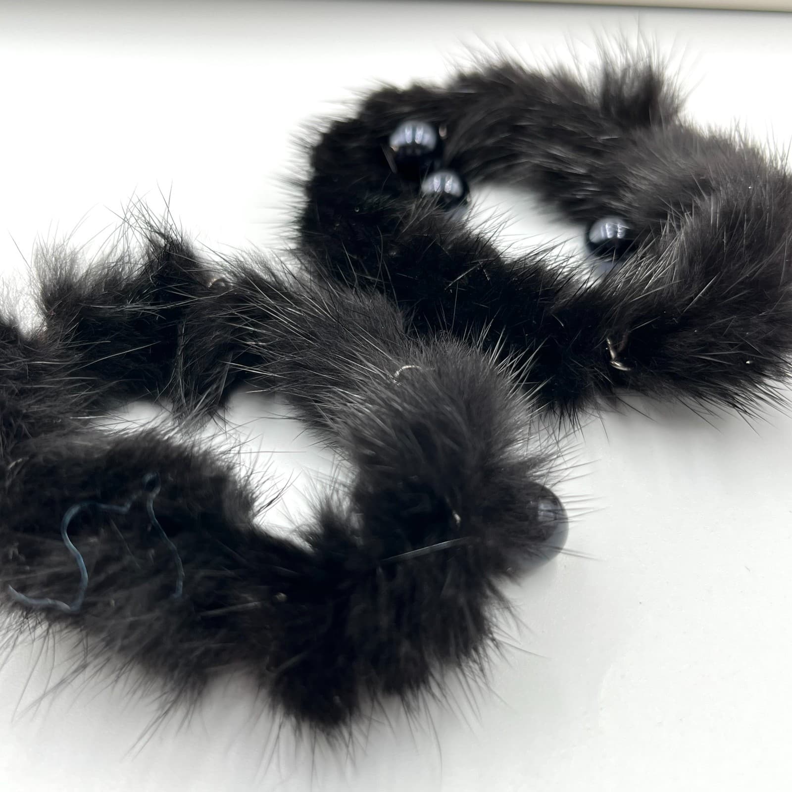 Vintage Y2K Glam Faux Fur & Black Pearl Stretch Bracelet Set Retro Goth 2pc - Thumbnail 5