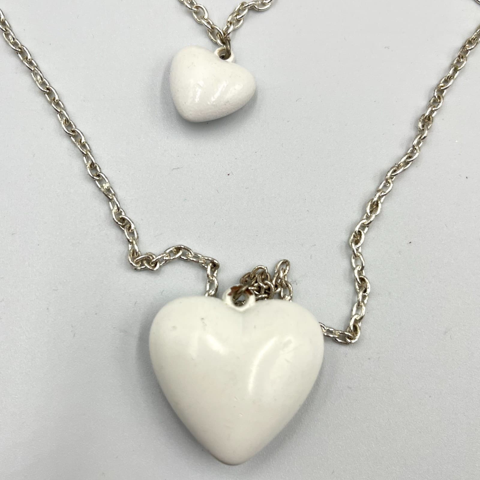 VTG Retro White Enamel Double Layer Heart Pendant Necklace Silver Tone Y2K Style - Thumbnail 3