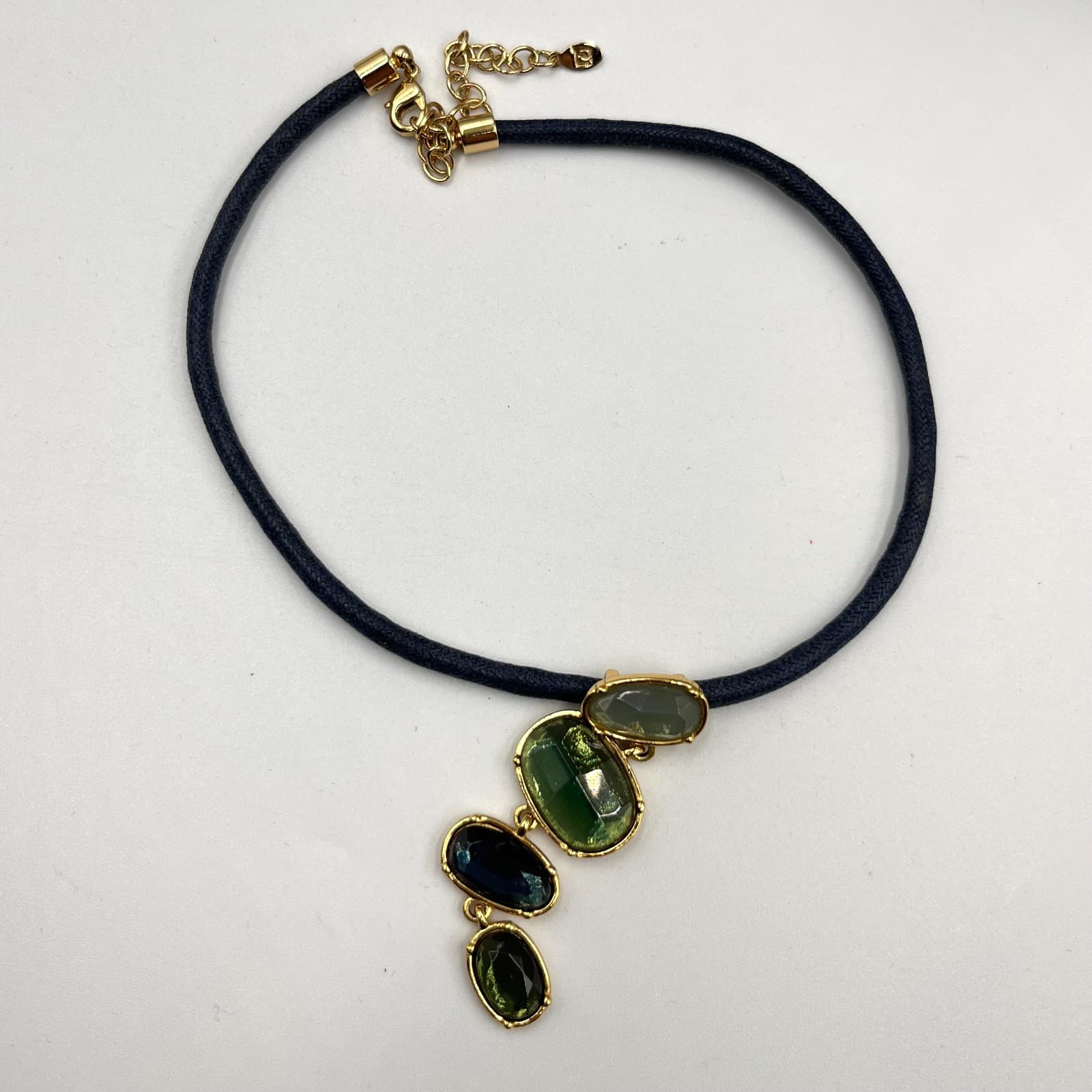 Vintage Retro Gold Tone Green Lucite Cabochon Cascading Pendant Cord Necklace - Thumbnail 2