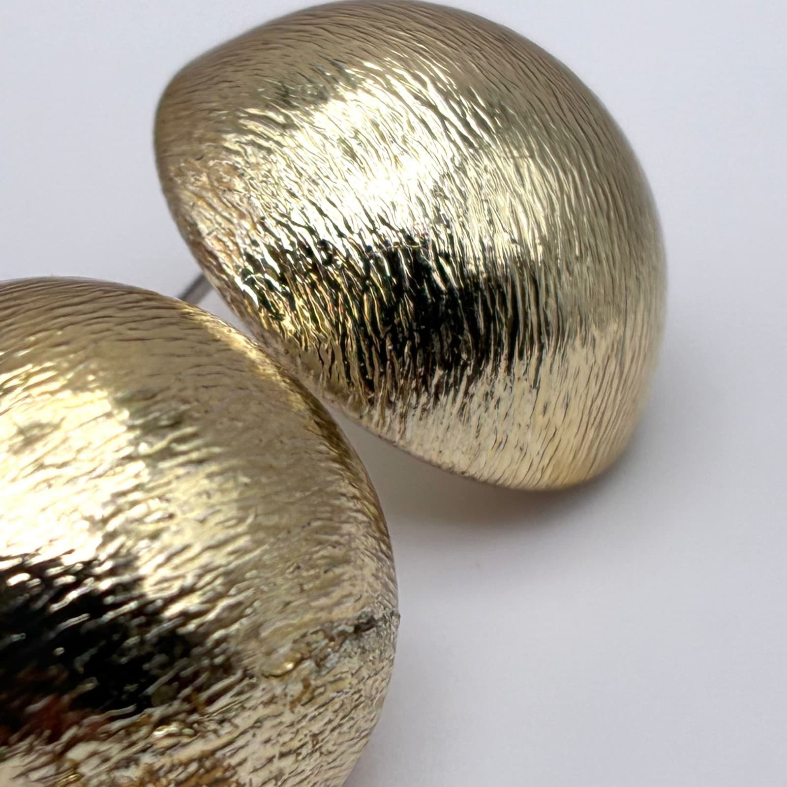 Vintage 80s Gold Tone Dome Round Stud Textured Earrings Women's Classic Jewelry - Thumbnail 4