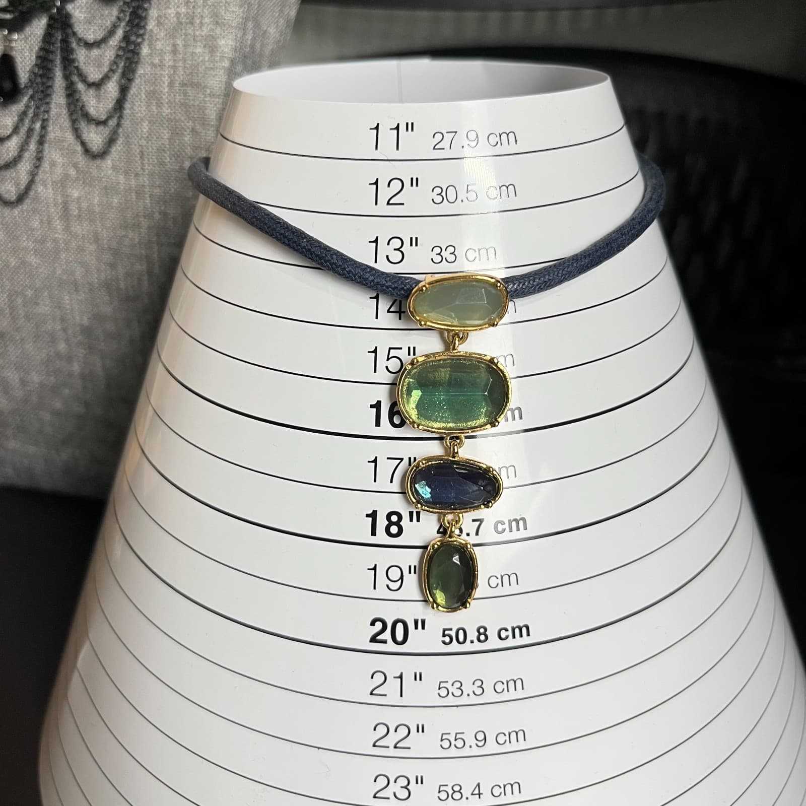 Vintage Retro Gold Tone Green Lucite Cabochon Cascading Pendant Cord Necklace - Thumbnail 8