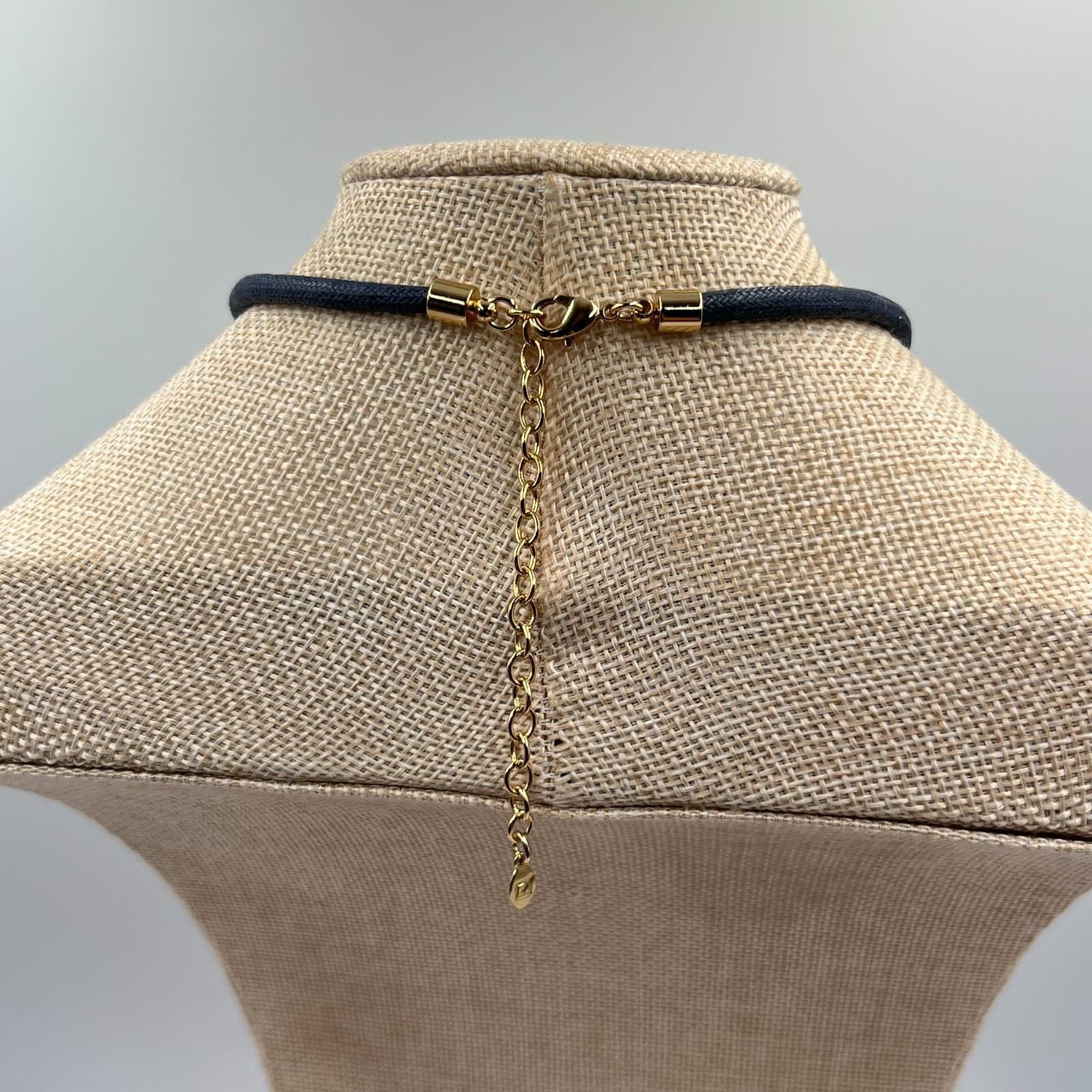 Vintage Retro Gold Tone Green Lucite Cabochon Cascading Pendant Cord Necklace - Thumbnail 7