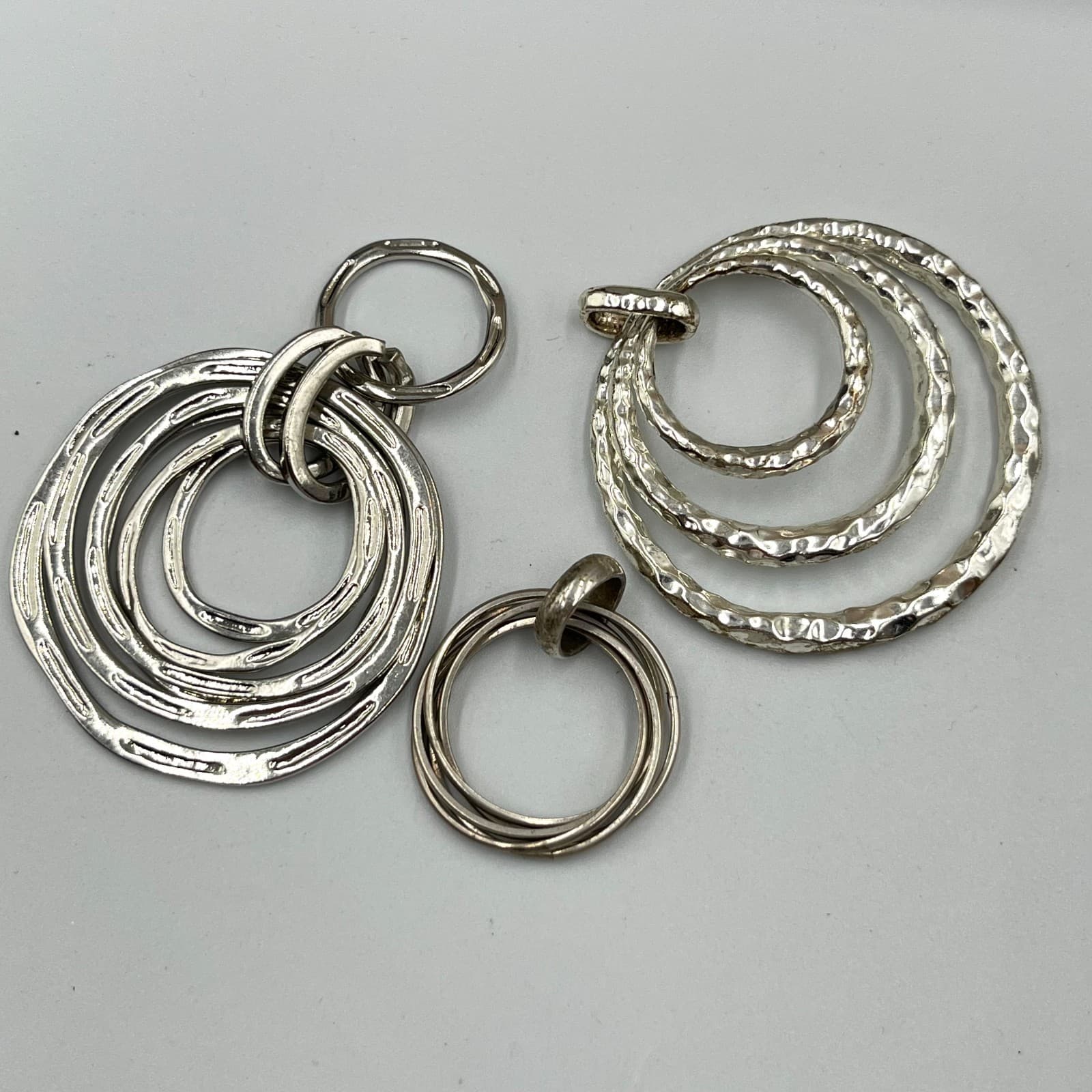 Vintage Silver Tone Multi-Circle Pendant Set Hammered Textured Modernist 3pc