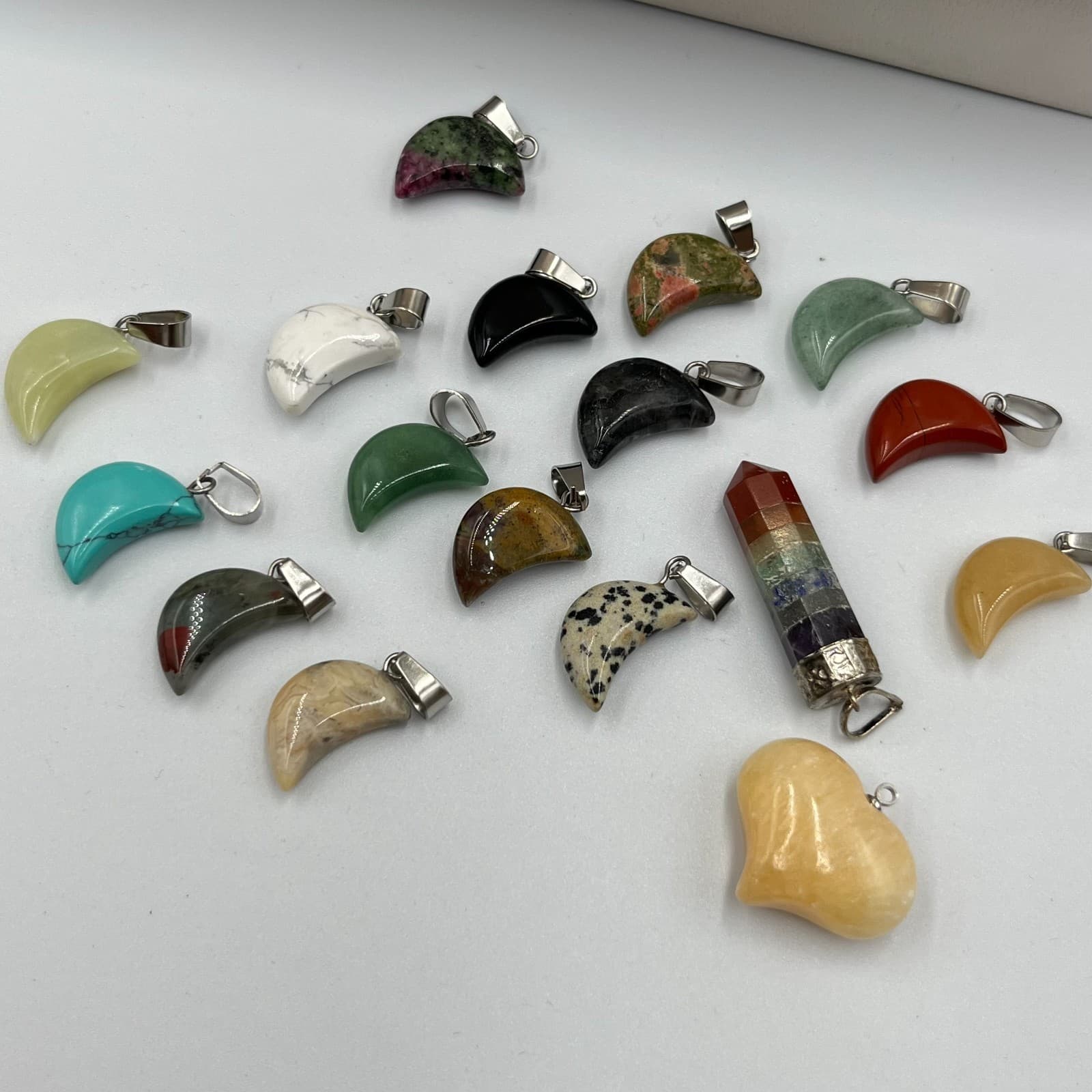 VTG Boho Crystal Moon & Chakra Pendant Set Natural Stone Celestial Jewelry 17pc