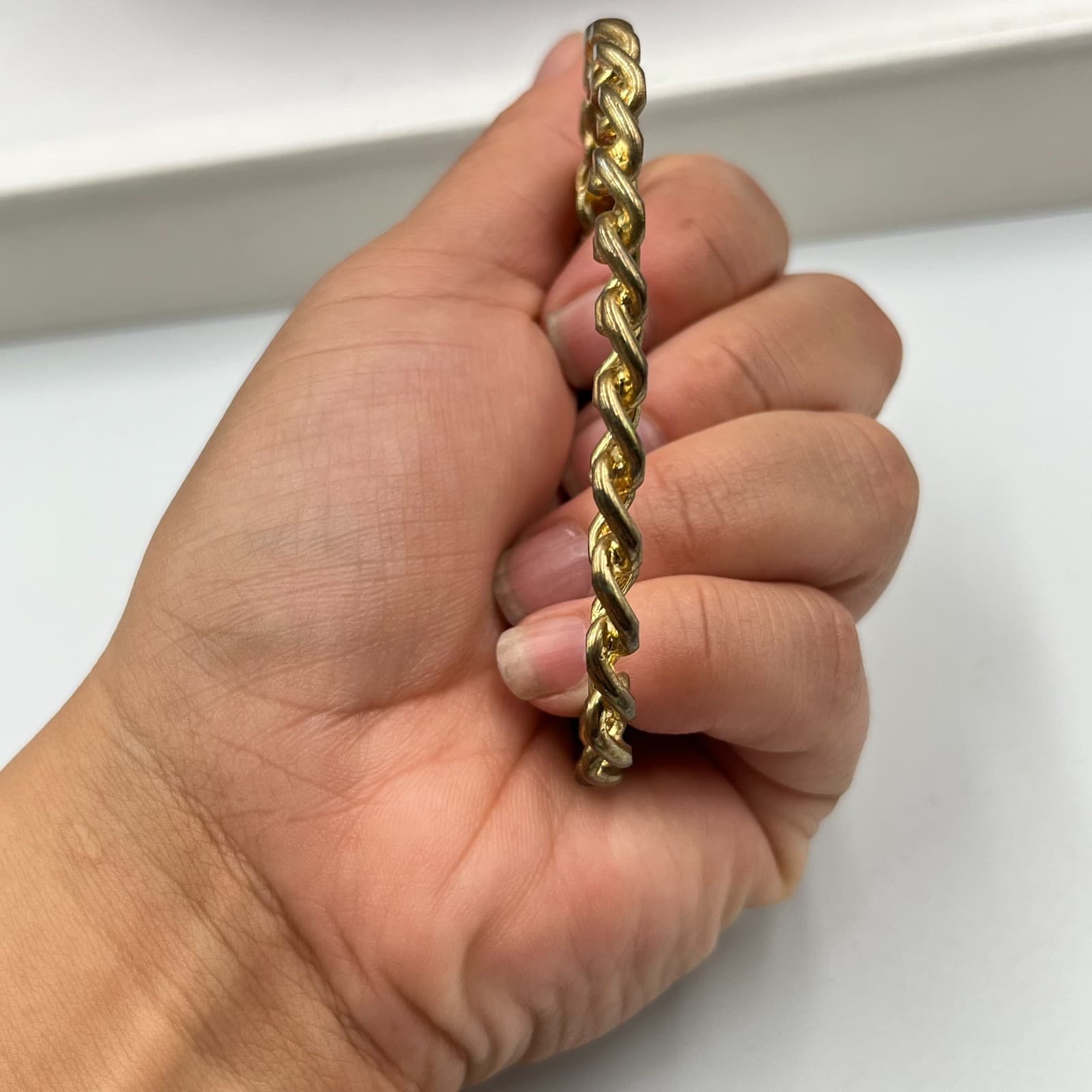 Vintage Gold Tone Curb Link Chain Bangle Bracelet Retro Statement Jewelry - Thumbnail 4