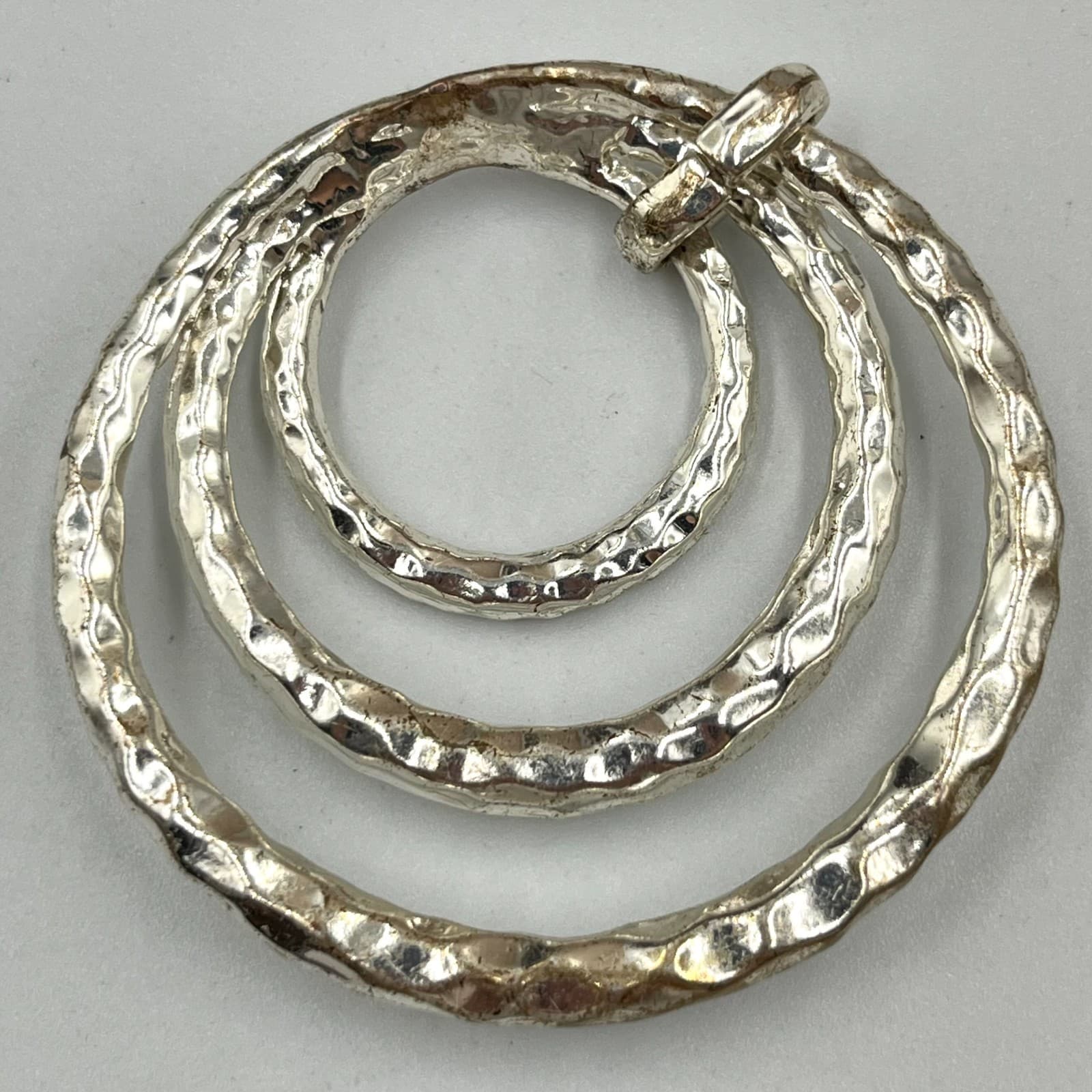 Vintage Silver Tone Multi-Circle Pendant Set Hammered Textured Modernist 3pc - Thumbnail 3