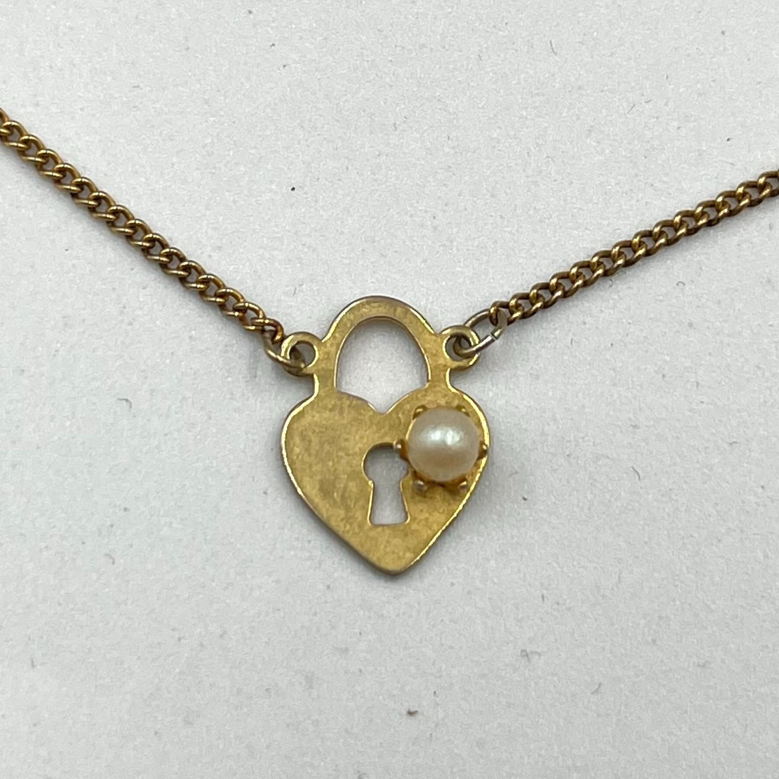 Vintage Gold Tone Heart Padlock Pearl Necklace Keyhole Faux Pearl Pendant - Thumbnail 3