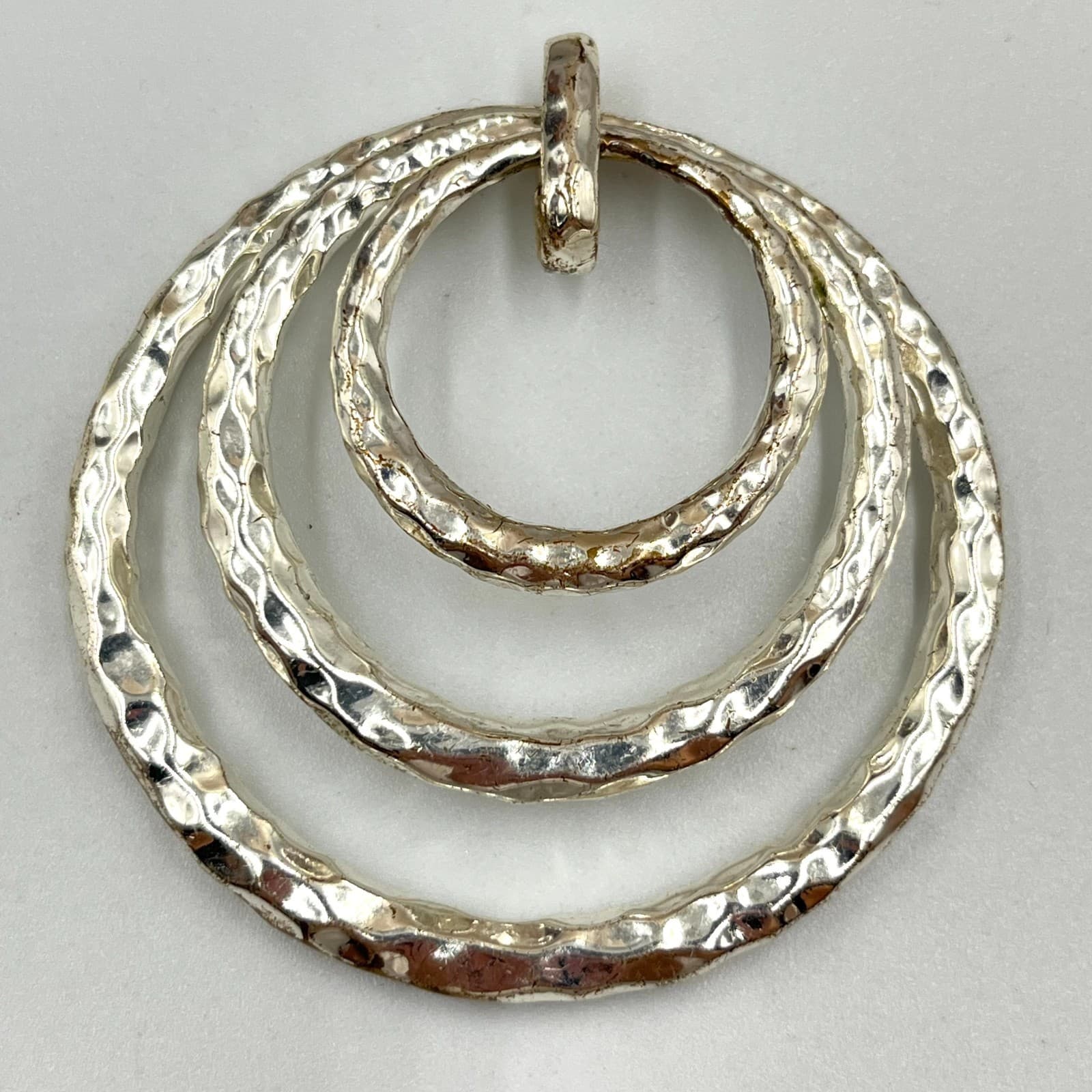 Vintage Silver Tone Multi-Circle Pendant Set Hammered Textured Modernist 3pc - Thumbnail 2