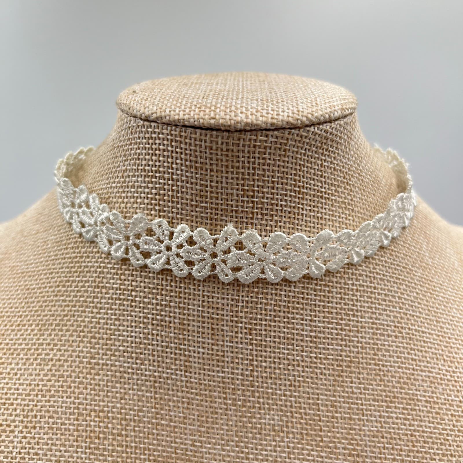 Vintage Boho White Lace Choker Necklace Set of 2 Floral Embroidery Retro Y2K - Thumbnail 2