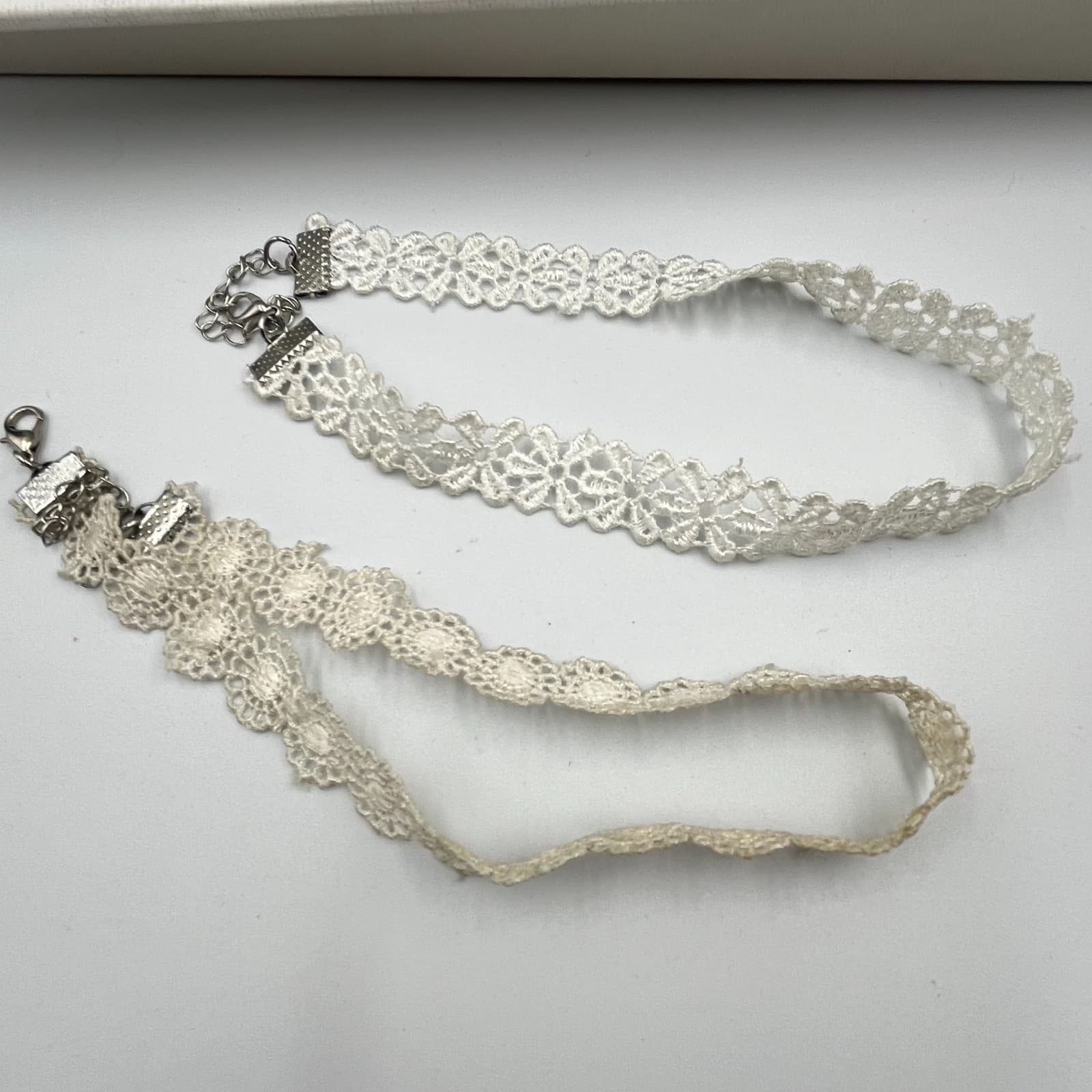 Vintage Boho White Lace Choker Necklace Set of 2 Floral Embroidery Retro Y2K - Thumbnail 6